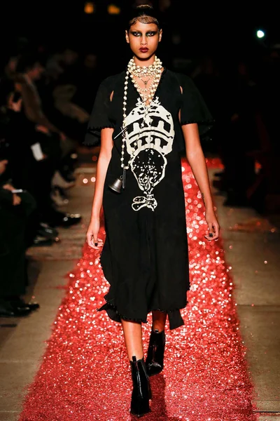 Look 43